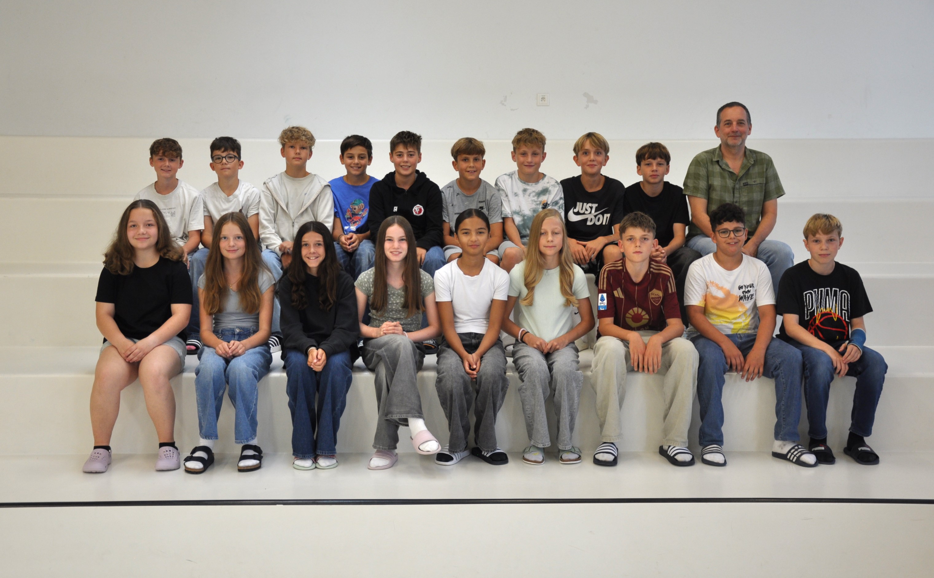 2526-R2s.JPG